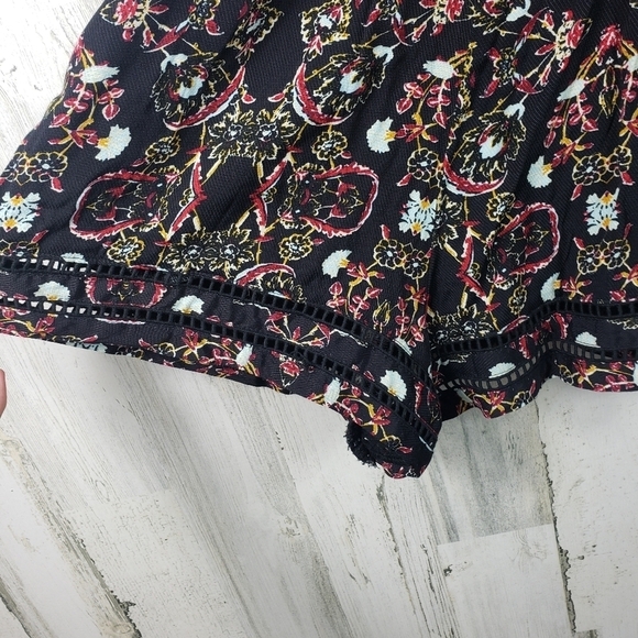 Kendall and Kylie cold shoulder strappy romper women's size small - Picture 6 of 15